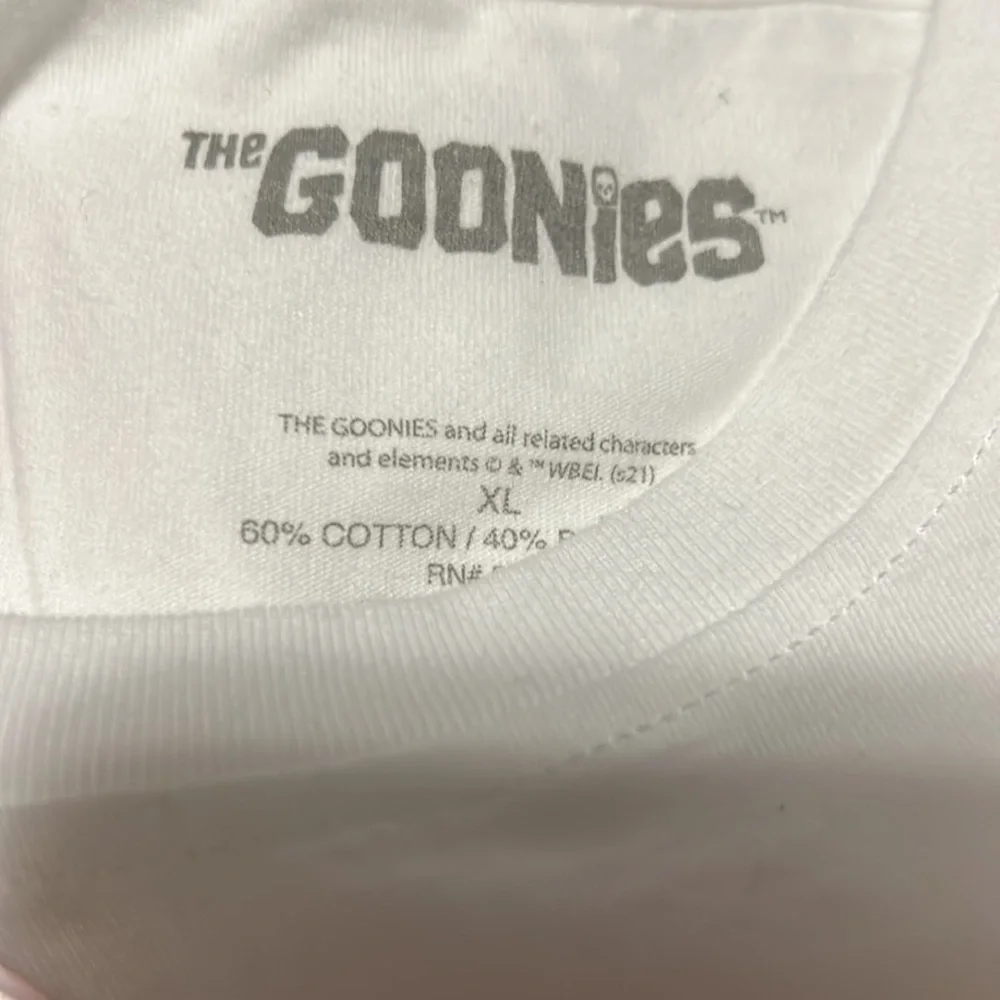 The Goonies graphic boyfriend t-shirts NWT - Picture 8 of 10